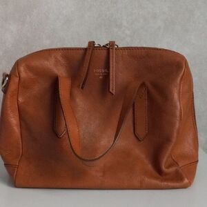 Fossil Tan Leather Shoulder Bag with Classic Appeal